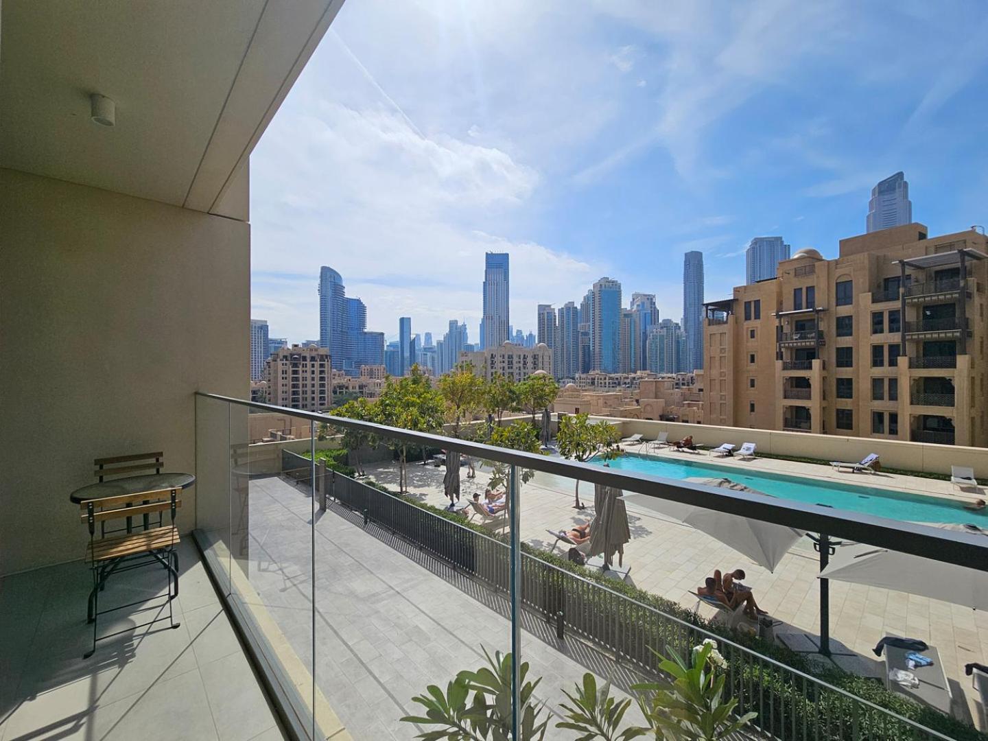 3 Bed Luxury And Downtown Dubai